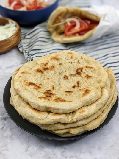 Easy Greek Pita Bread Recipe | Pocketless Flatbread for Souvlaki ...