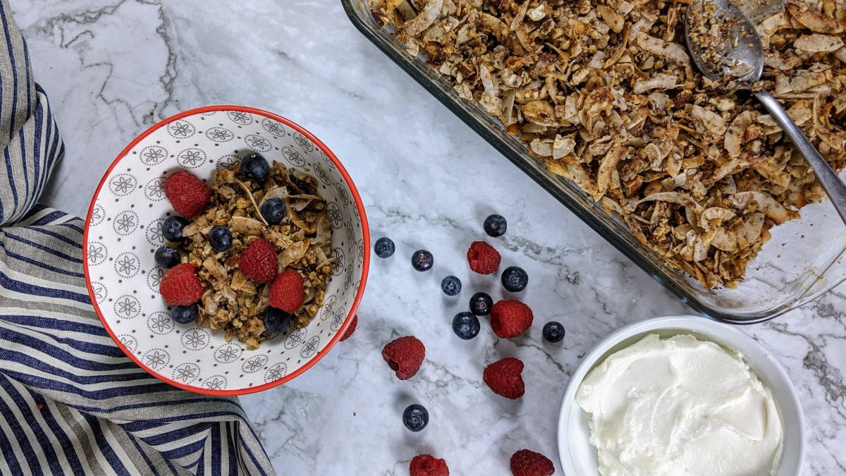 No Refined Sugar Coconut Granola | Healthy Breakfast | Mamazilla